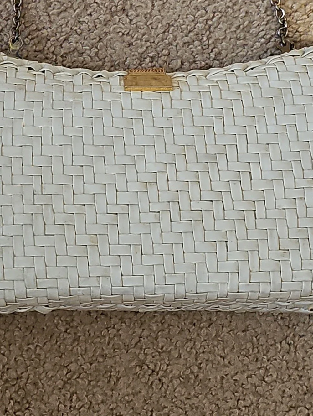 Vintage White Vinyl Clutch/purse W/metal Chain Strap